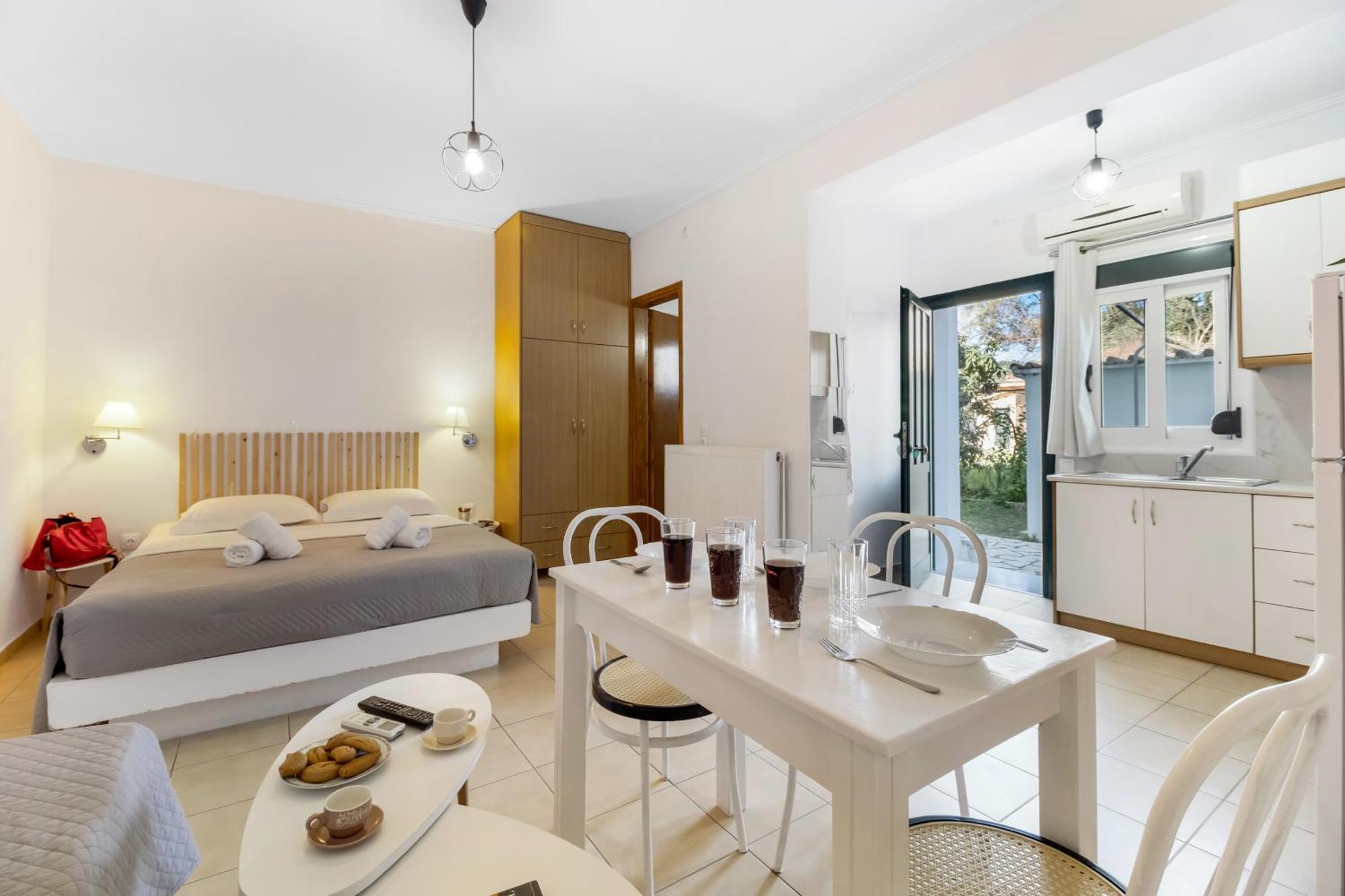 Dionysia Rooms Лефкада Экстерьер фото